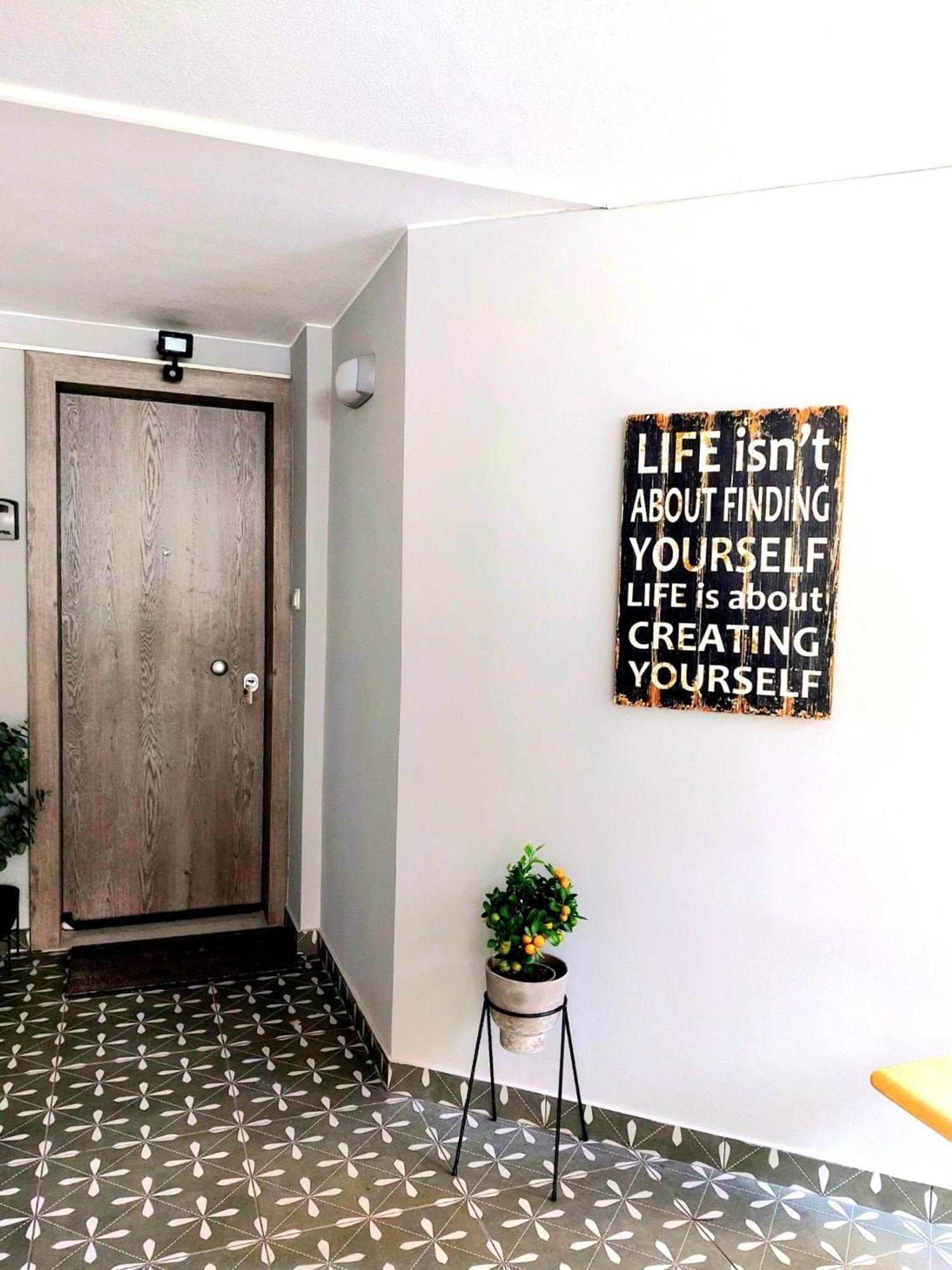Glyfada'S Cosy Apartments Athena Bagian luar foto