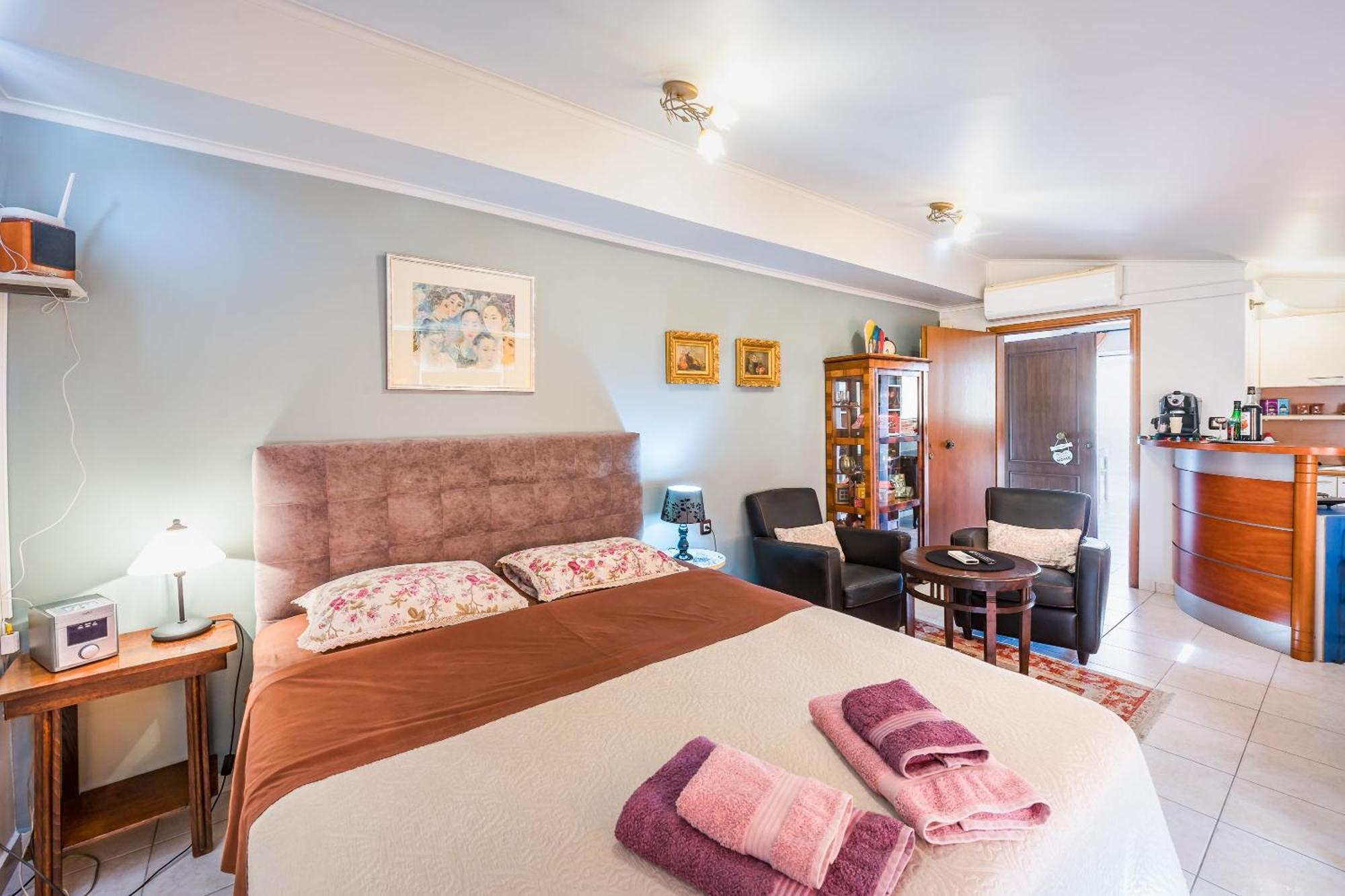 Glyfada'S Cosy Apartments Athena Bagian luar foto